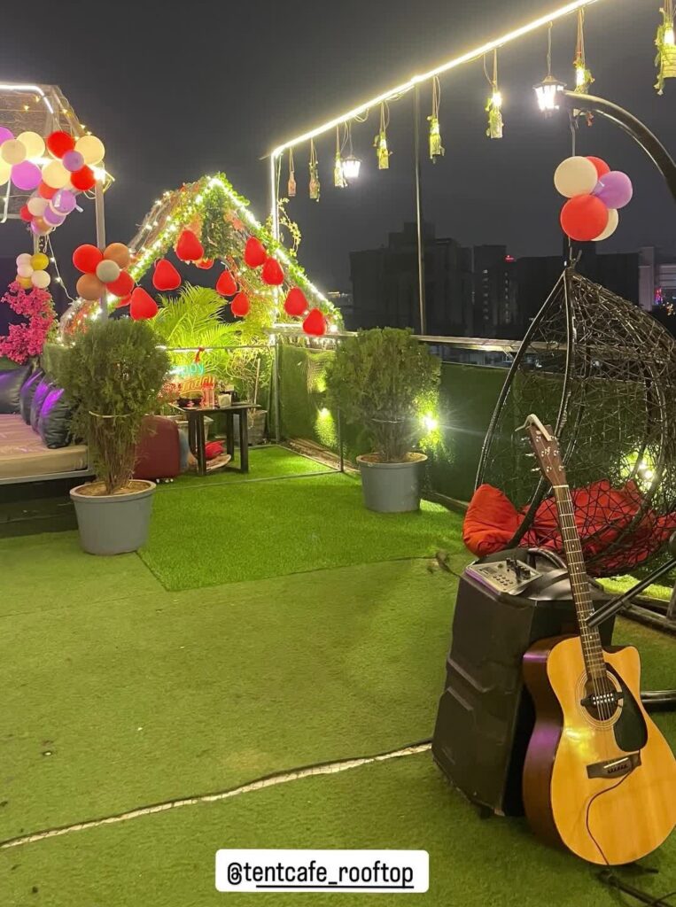 Best live music cafe in Ahmedabad