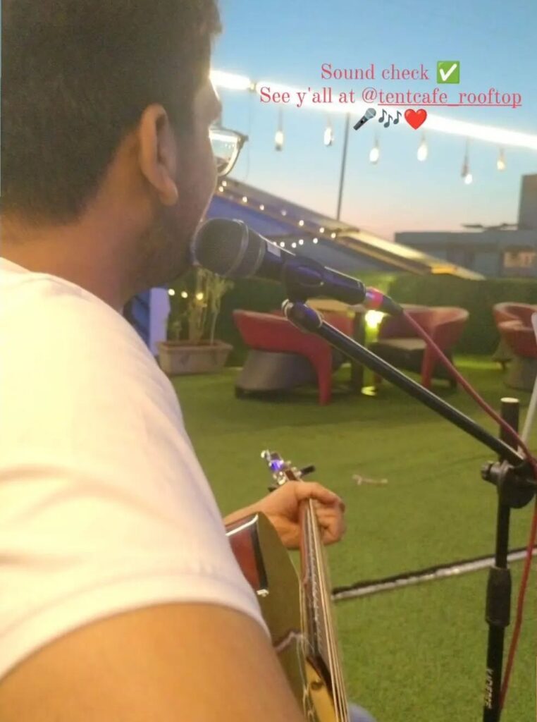 Live music cafe in Ahmedabad