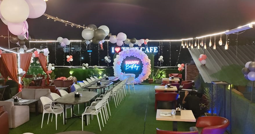 Outdoor Cafe in Navrangpura