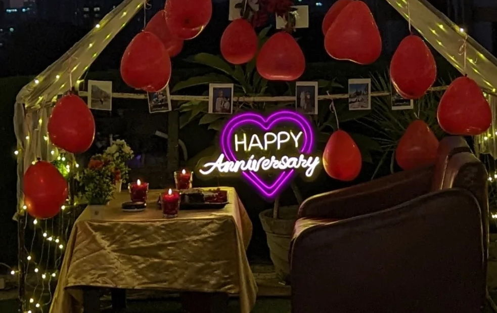 Top-Rated Rooftop Cafe in Ahmedabad Offering Romantic Candlelight Dinners in Navrangpura